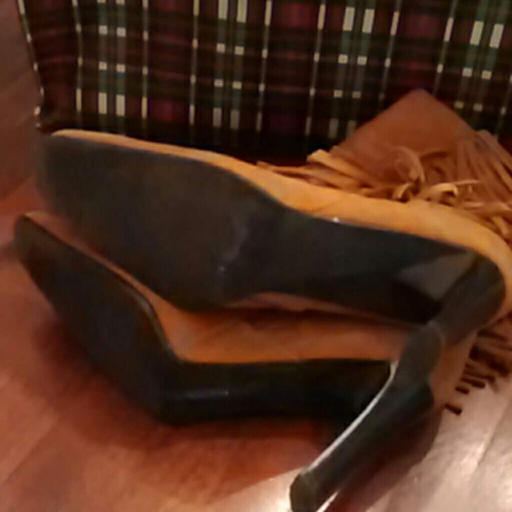 Suede fringe heel boots - Picture 4 of 5